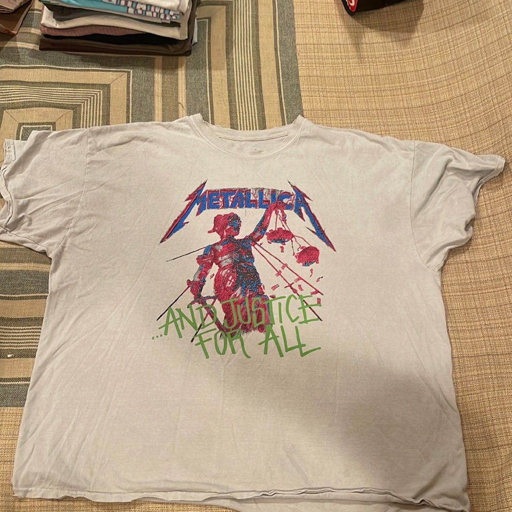 Metallica Graphic Tee